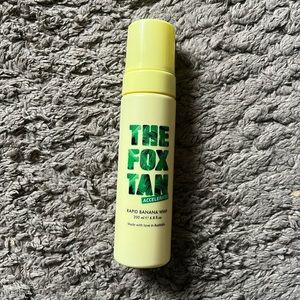 The fox tan banana whip